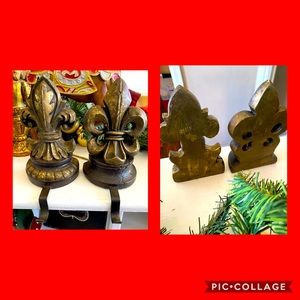 Fleur de lis stocking holder